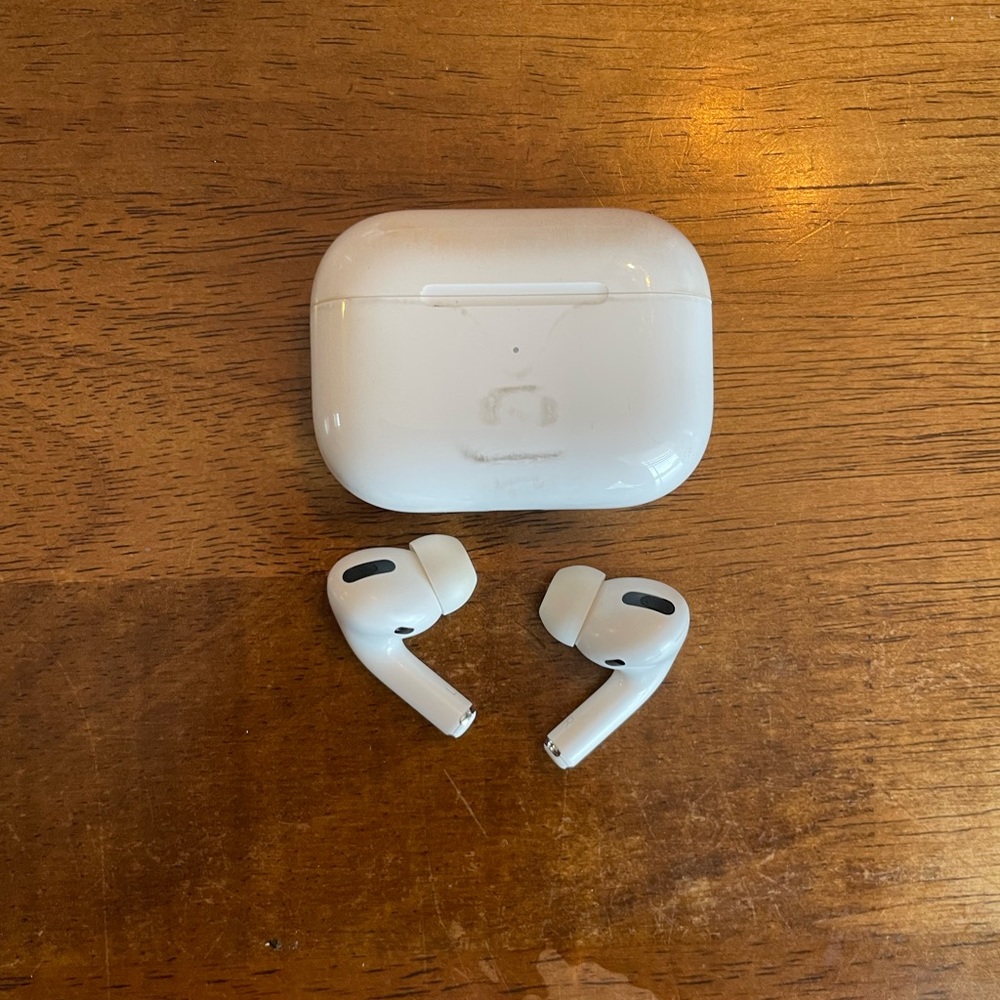 Apple AirPod pro (1st gen)